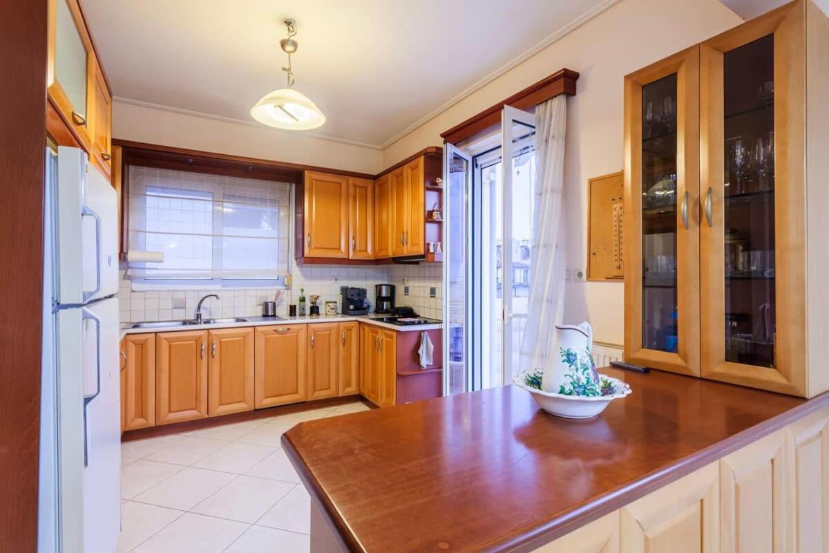 Spacious Urban Haven-Family Home, Perfect Location 칼라마타 외부 사진
