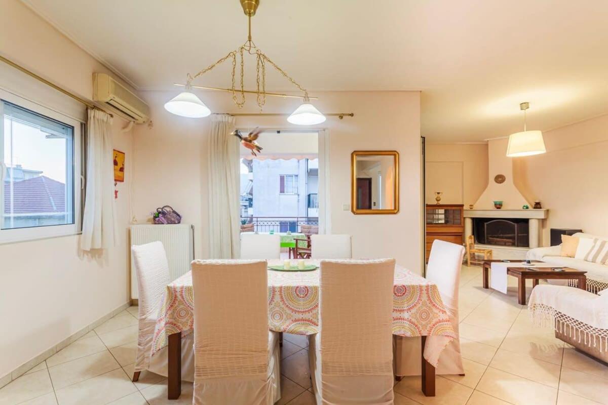 Spacious Urban Haven-Family Home, Perfect Location 칼라마타 외부 사진